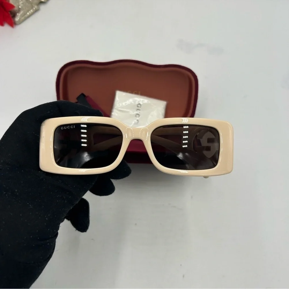 Women’s Gucci oversized square acetate sunglasses GG1326S made in Italy